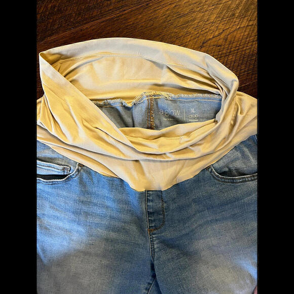 A Glow Maternity Boyfriend Jeans SIZE Xl with Full Panel. NWOT - Picture 4 of 8